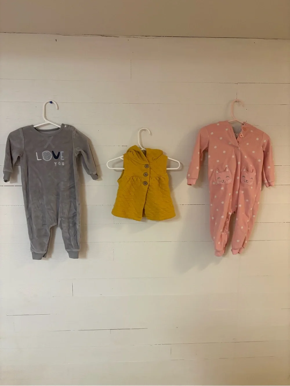 Baby Girls 9M 3 Piece Clothing Lot Carters Mac & Moon Rompers Hooded Vest